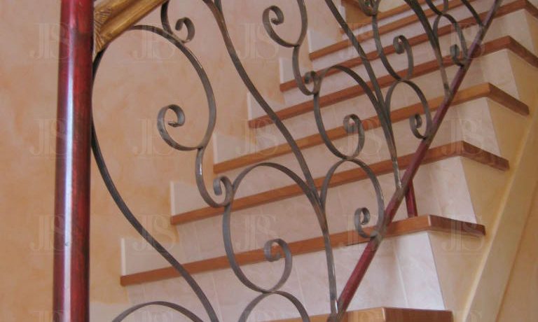 rampe d'escalier métallique sur mesure à motif, JPS serrurier