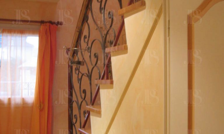 rampe d'escalier métallique à motif sur mesure, JPS serrurier